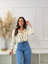 Blusa Bege c/ Bordado Floral e Folhos