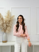 Camisa Rosa com Laço e Padrão Floral