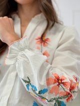 Blusa Branca Bordada Floral