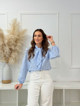 Camisa Azul com Laço e Padrão Floral